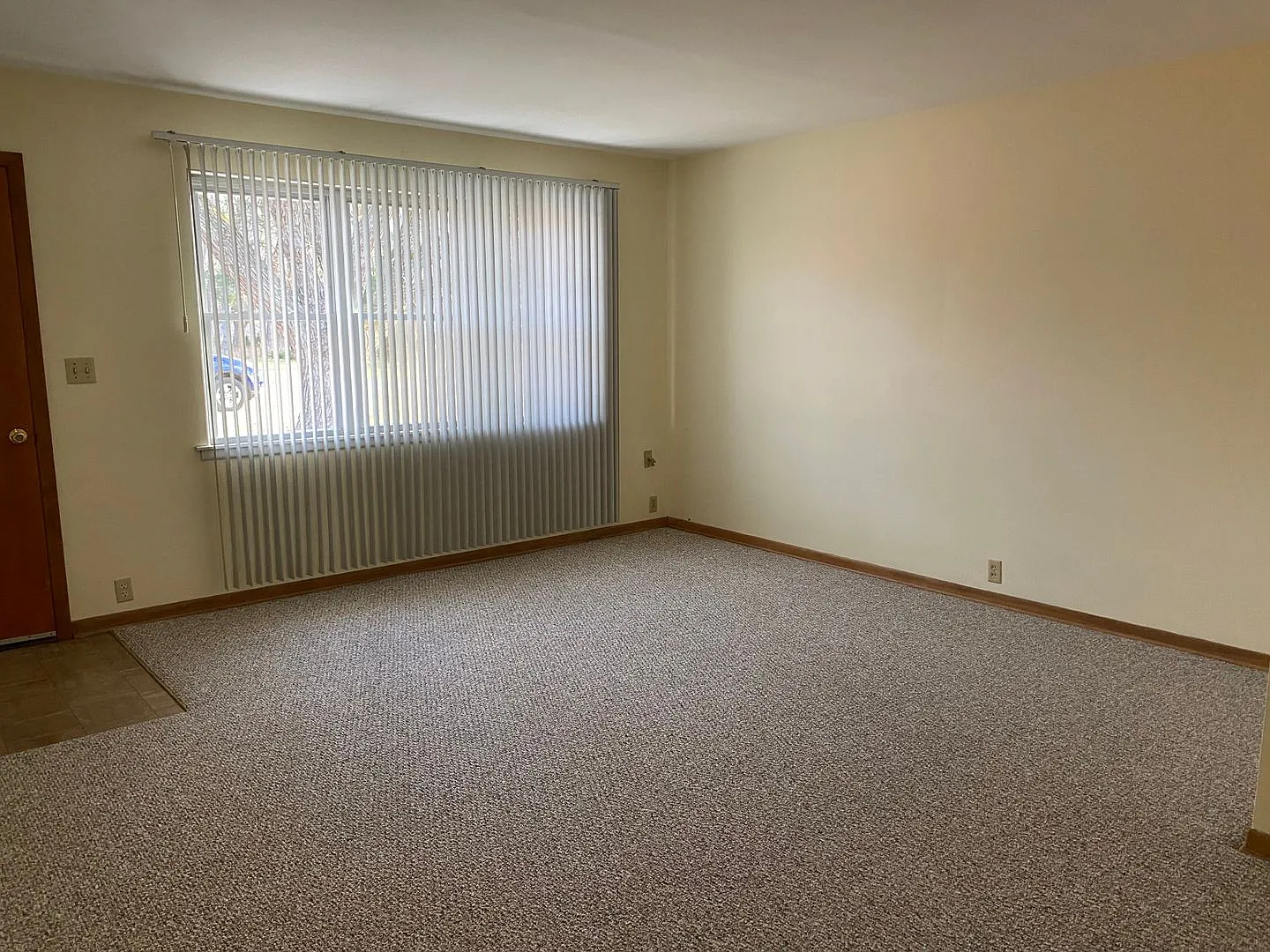 2br/1bath duplex in Stevensville — Photo 4