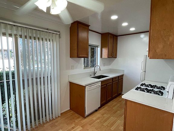 4th image of 1519 Armacost Ave APT 1