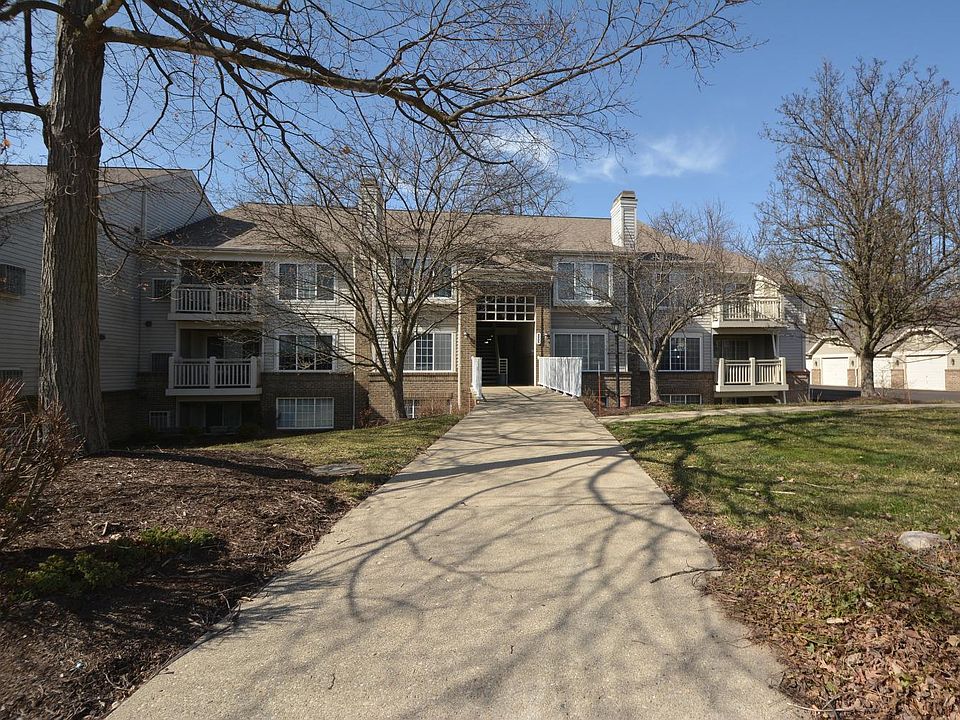 1st image of 9905 Regatta Dr Unit 202