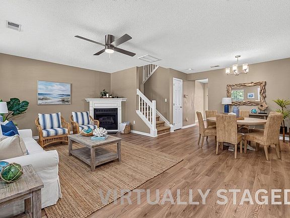 3rd image of 7941 Shadow Oak Dr