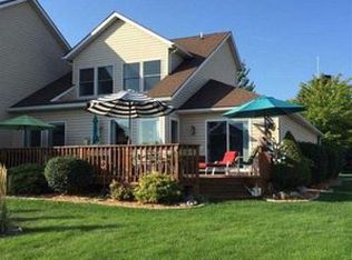 823 E Pointe Dr, Port Huron, MI 48060