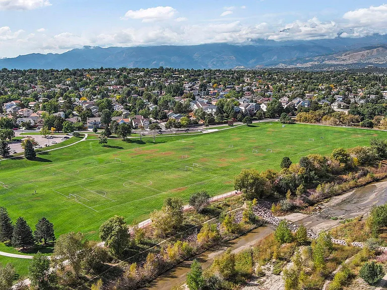 Just steps from Cottonwood Creek Park(YMCA, tennis courts, baseball diamonds, hockey rink, basketball courts, soccer fields, walking/biking trails, disc golf, creek access)