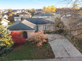 6133 Victoria Dr, Oak Forest, IL