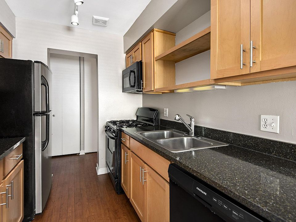 1st image of 1340 W Morse Ave #1-0503