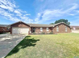 1931 Dresden Dr SW, Decatur, AL 35603