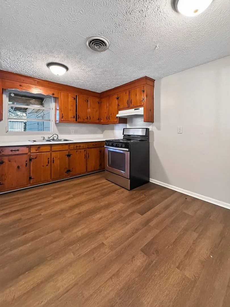 24 West 76th Street, Savannah, GA 31405 — Photo 3