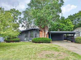 1810 Penbrook Ln, Flint, MI 48507