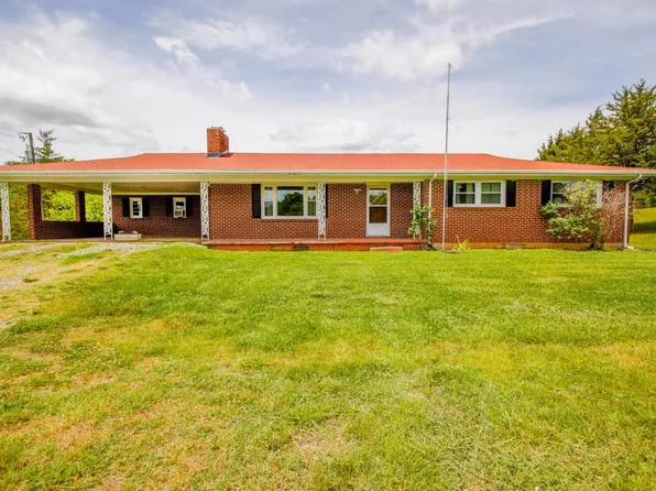 3738 Wards Rd, Altavista, VA 24517
