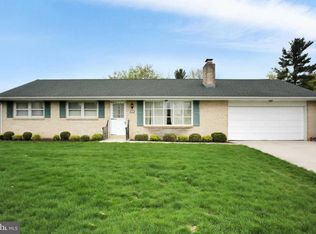 941 Emily Dr, Mechanicsburg, PA 17055