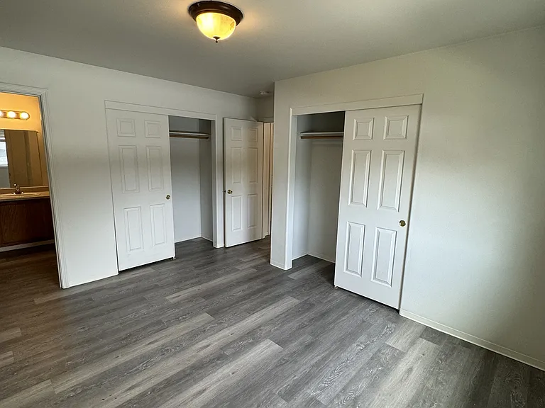 501 Briarwood Dr — Photo 12