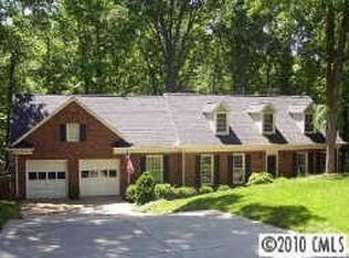 9709 Whitethorn Dr, Charlotte, NC 28277