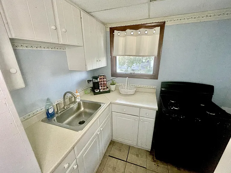 483 N Main St — Photo 42