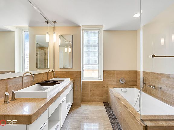 5th image of 250 E 53rd St APT 904