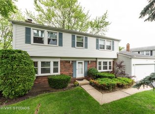 711 Wyngate Ln, Buffalo Grove, IL 60089