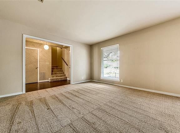 4th image of 2208 Bunker Hill Cir