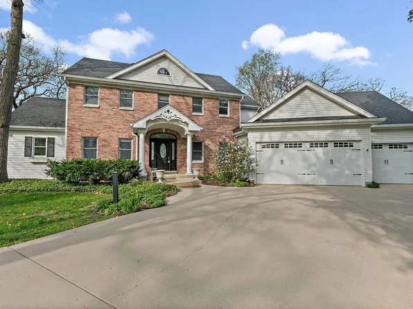 1251 Old Oak Ct, Hampshire, IL 60140