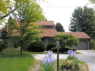 950 N Jones Rd, Essexville, MI
