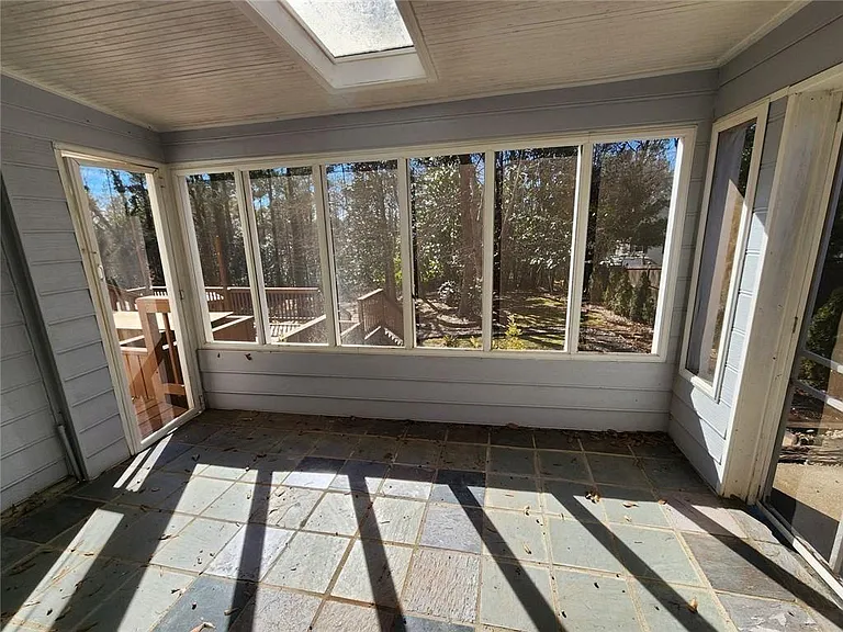 885 Melody Ln — Photo 18