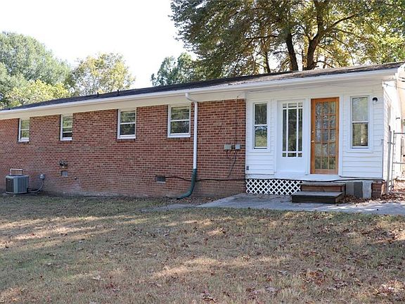 5th image of 401 Forestwood Dr