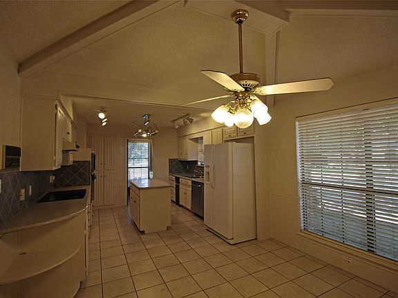 5th image of 1501 Margate Ln