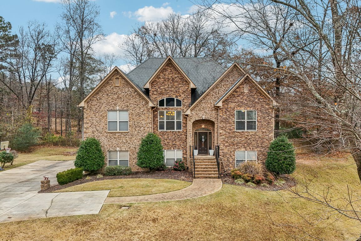 Flagstone Dr-S0512-001.jpg