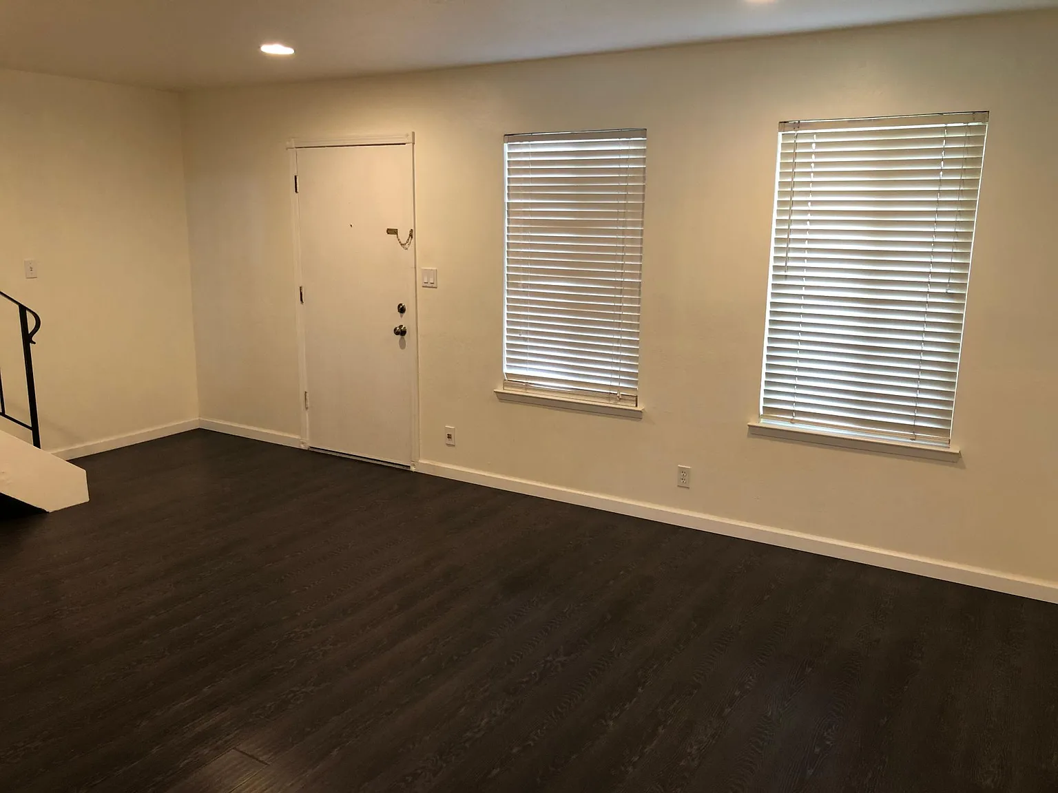 38524 Royal Ann Cmn — Photo 2