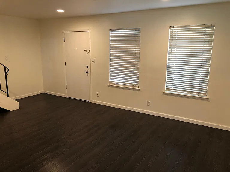 38524 Royal Ann Cmn — Photo 2