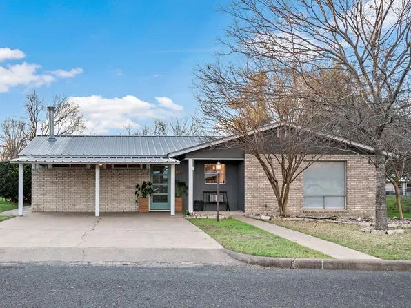 817 Sunset St, Fredericksburg, TX 78624