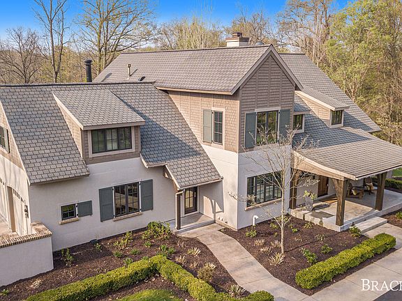 3rd image of 1547 Lookout Farm Dr NE