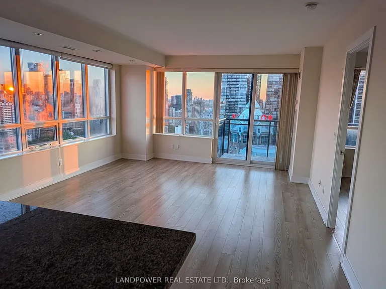 28 Linden St #2806 — Photo 2