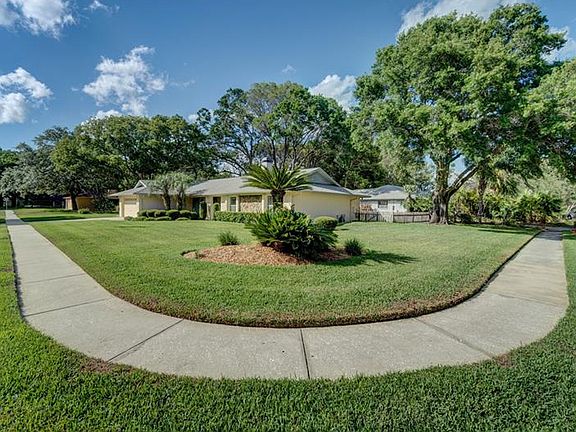 5th image of 15311 Winding Creek Dr