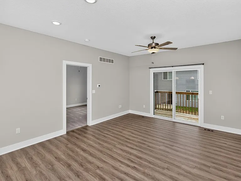 5638 Fernwood Dr — Photo 13