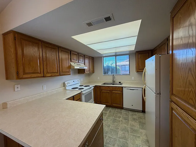 375 S Main St #8 — Photo 6