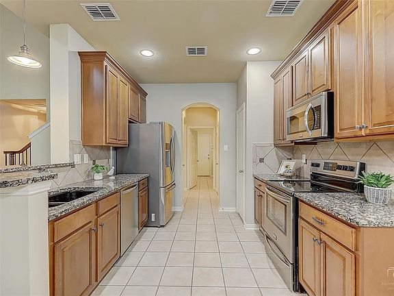 4th image of 4109 Egret Ln