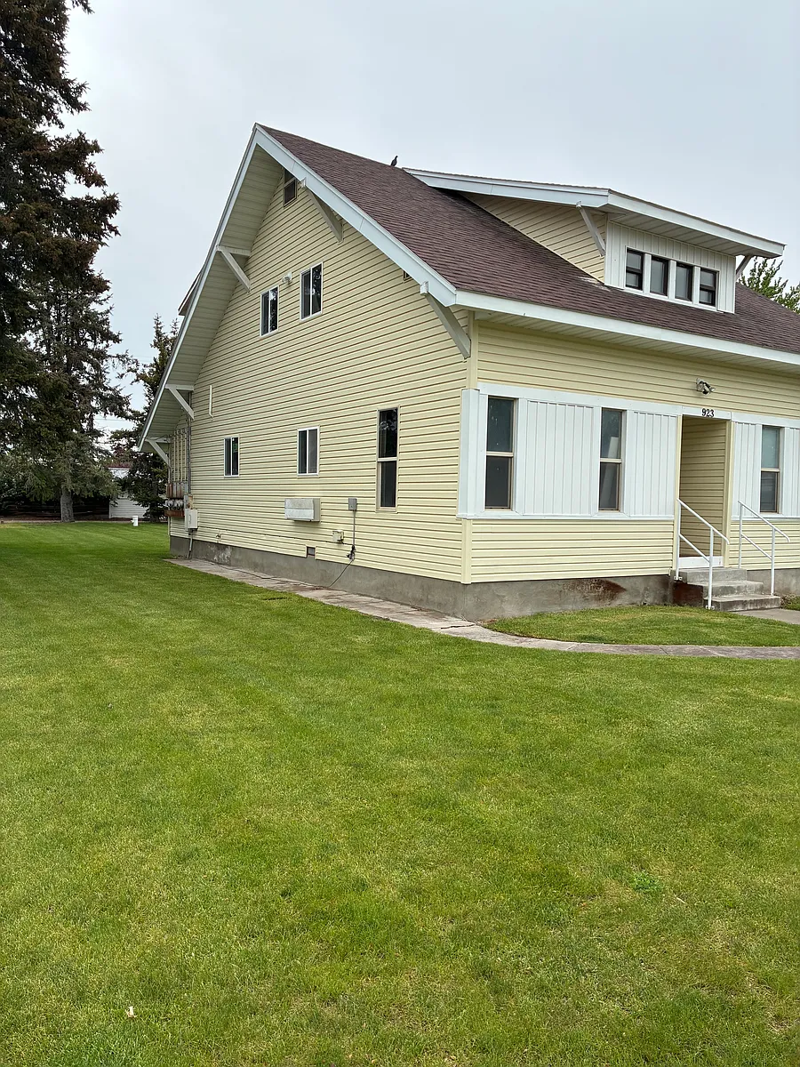 Building Photo - 923 G St #4