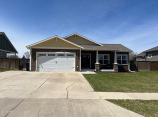 507 6th St NE, Watford City, ND 58854