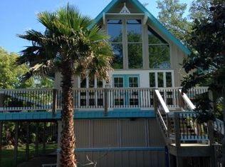 811 Forest Rd, Clear Lake Shores, TX 77565