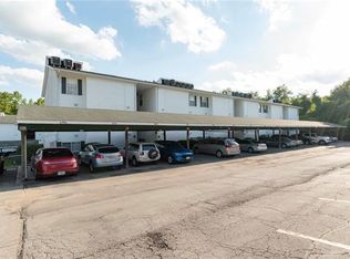 6982 N Olive St, Gladstone, MO 64118