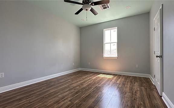 5th image of 4227 Hollygrove St #B