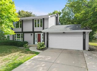 9609 Utica Rd, Bloomington, MN 55437