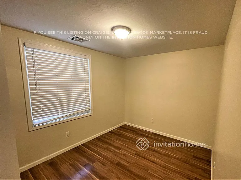 4084 E Windsor Dr — Photo 9
