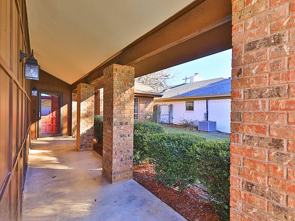 2nd image of 3601 Auburn Dr