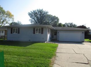 2822 12th St S, Fargo, ND 58103