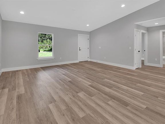 5th image of 407 IVY AVENUE