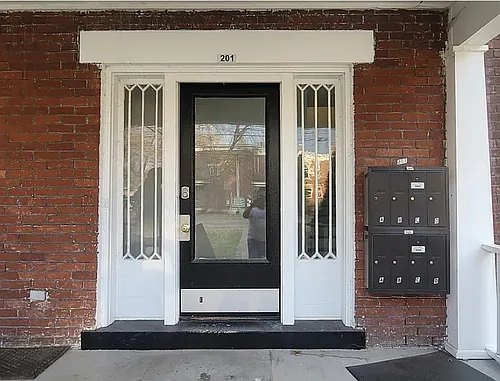 702 E High St #201-B Photo 1