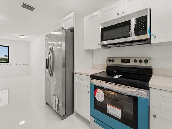 901-903 NW 99th St, Miami, FL 33150