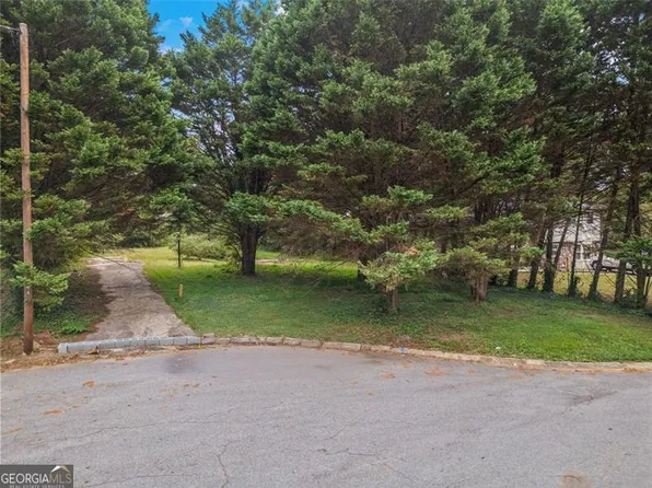 6082 Kathie Ct, Ellenwood, GA 30294