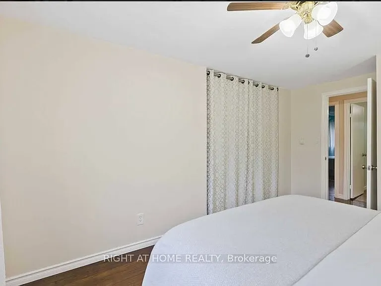 350 Camelot Ct #3 — Photo 12