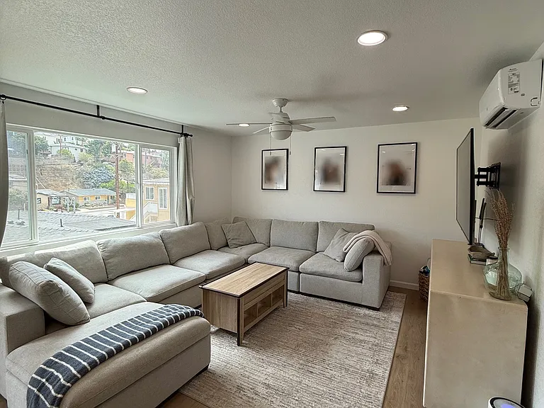 2958-68 Reynard Way #2966 — Photo 2