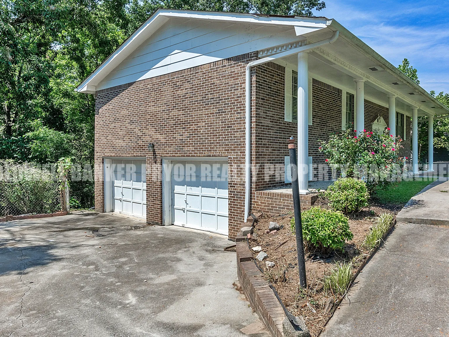 313 Maple Way - 1 — Photo 2